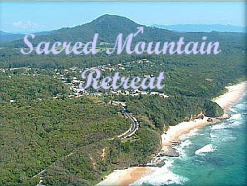 Sacred Mountain Retreat Hotel Valla Beach Exterior photo